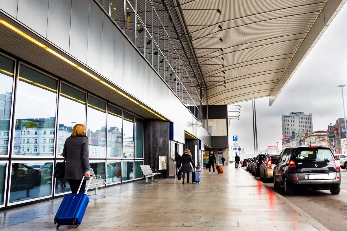 Transfer MedicTaxi na Lotnisko Warszawa Modlin